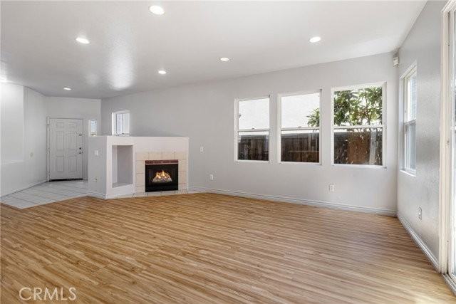 9193 Burnet Ave - Photo 4 of 8