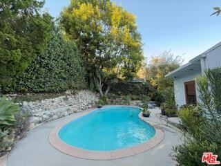 3323 Reta St - Photo 2 of 8