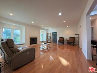 3323 Reta St - Photo 3 of 8