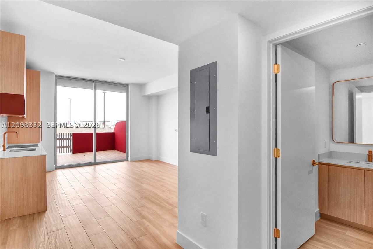 90 NE 32 #522 - Photo 3 of 28