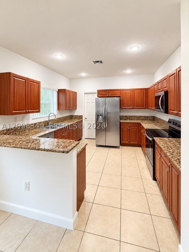3663 Ne 2nd Ct - Photo 2 of 25