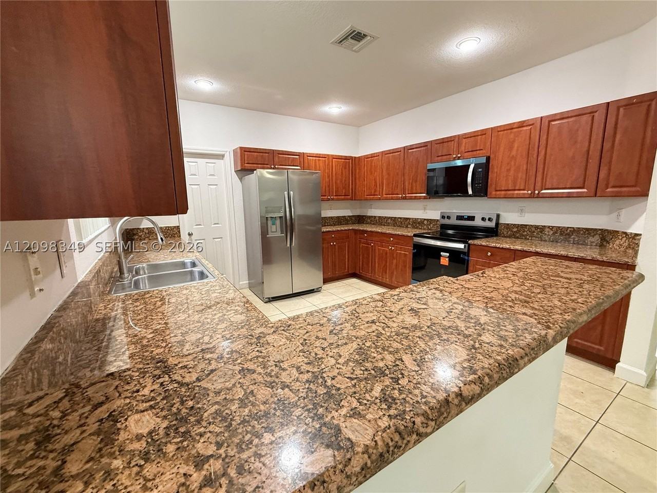 3663 Ne 2nd Ct - Photo 3 of 25