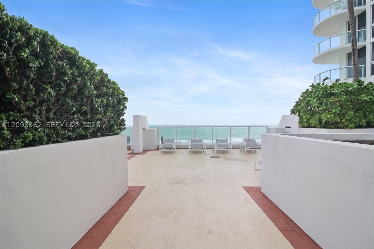 6365 Collins Ave #3909 - Photo 4 of 41