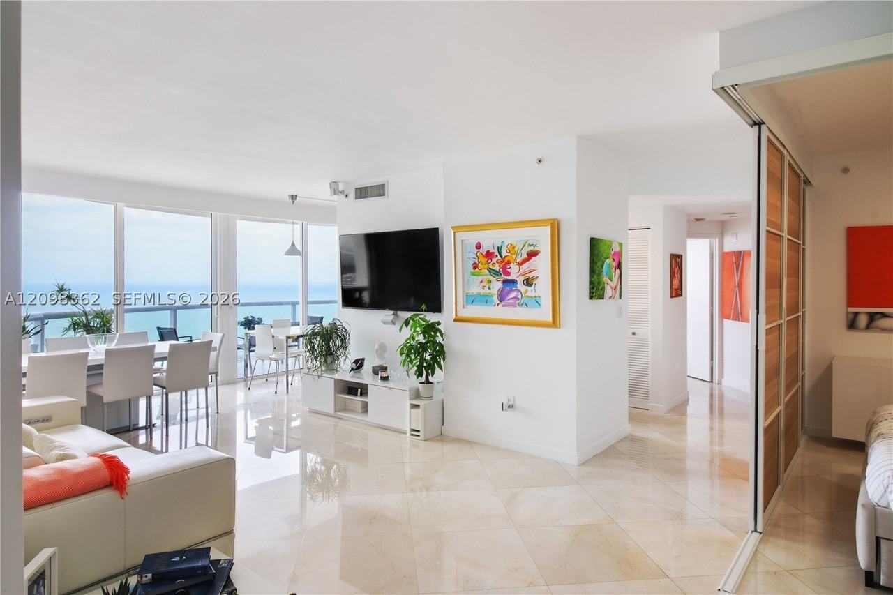 6365 Collins Ave #3909 - Photo 5 of 41