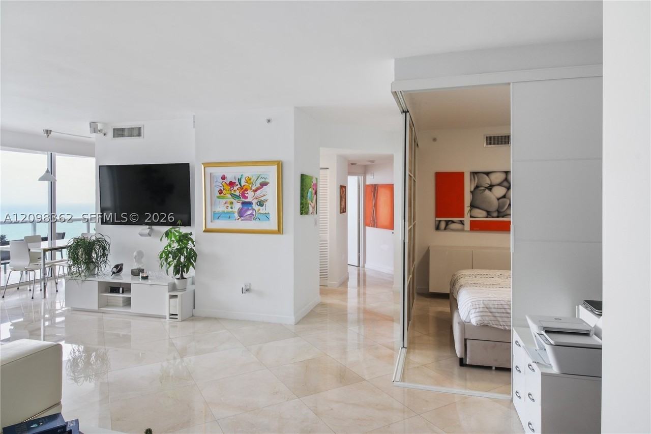 6365 Collins Ave #3909 - Photo 6 of 41