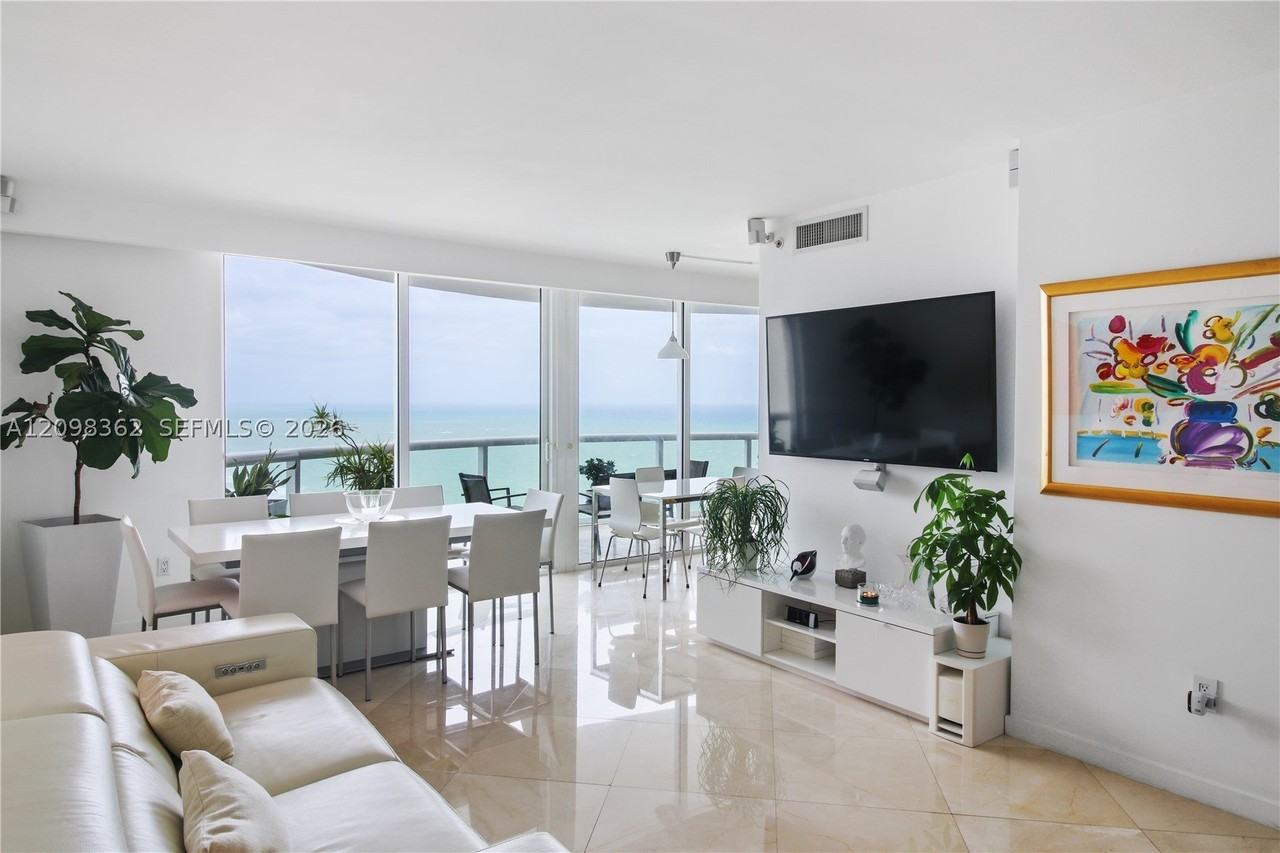 6365 Collins Ave #3909 - Photo 7 of 41