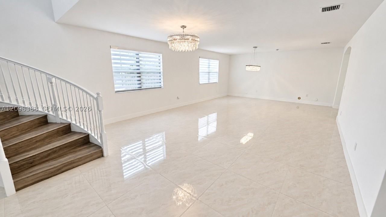 8870 Nw 99th Ave #8870 - Photo 4 of 37