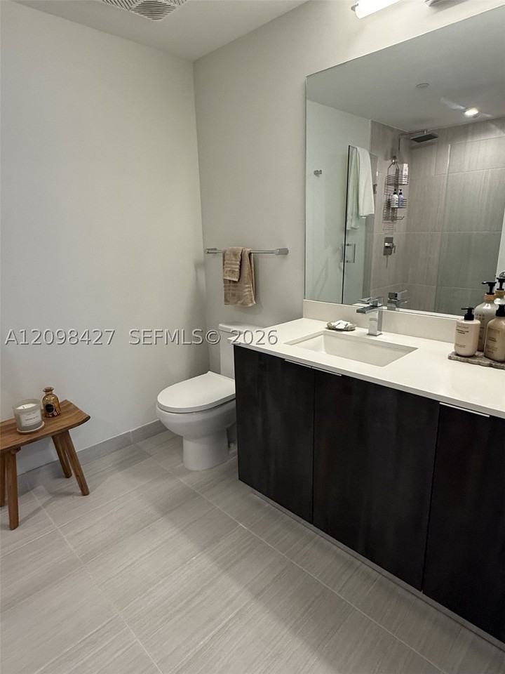697 N Miami Ave #1210 - Photo 5 of 19