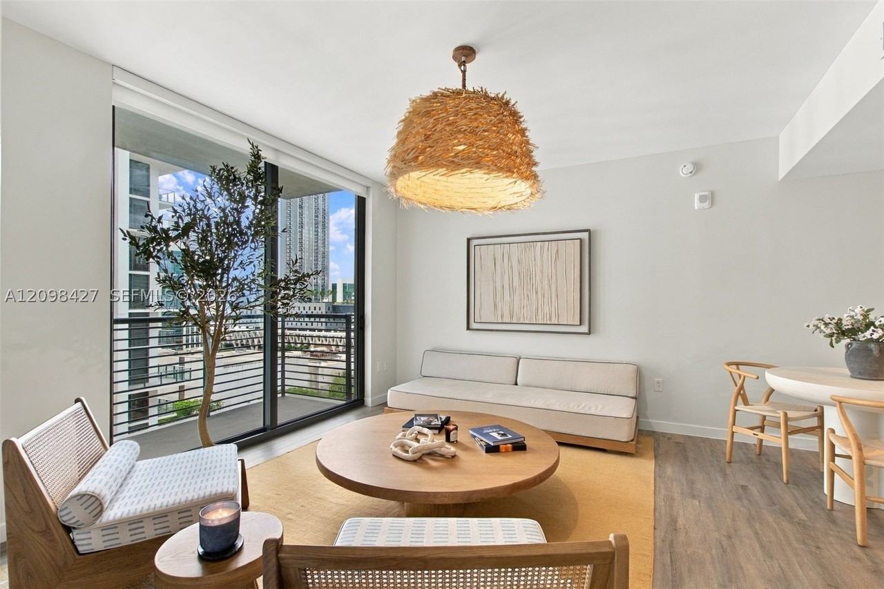 697 N Miami Ave #1210 - Photo 7 of 19
