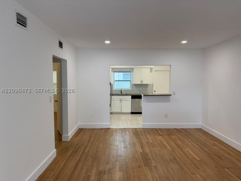 9780 Bay Harbor Ter #7 - Photo 3 of 9