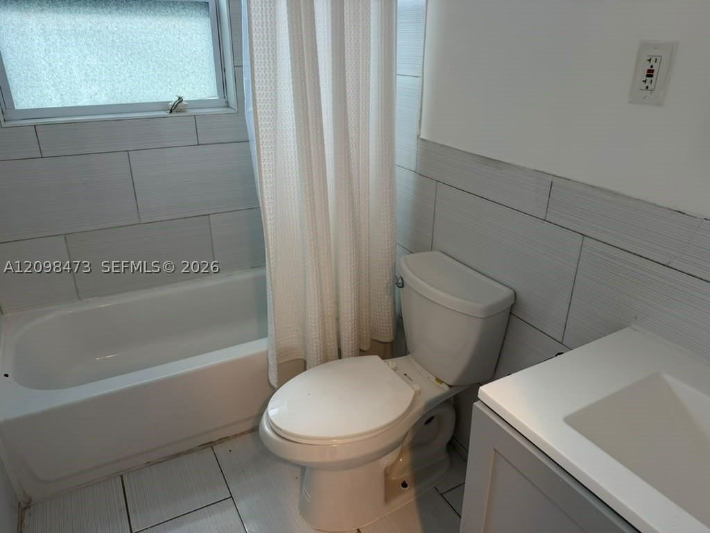 9780 Bay Harbor Ter #7 - Photo 7 of 9
