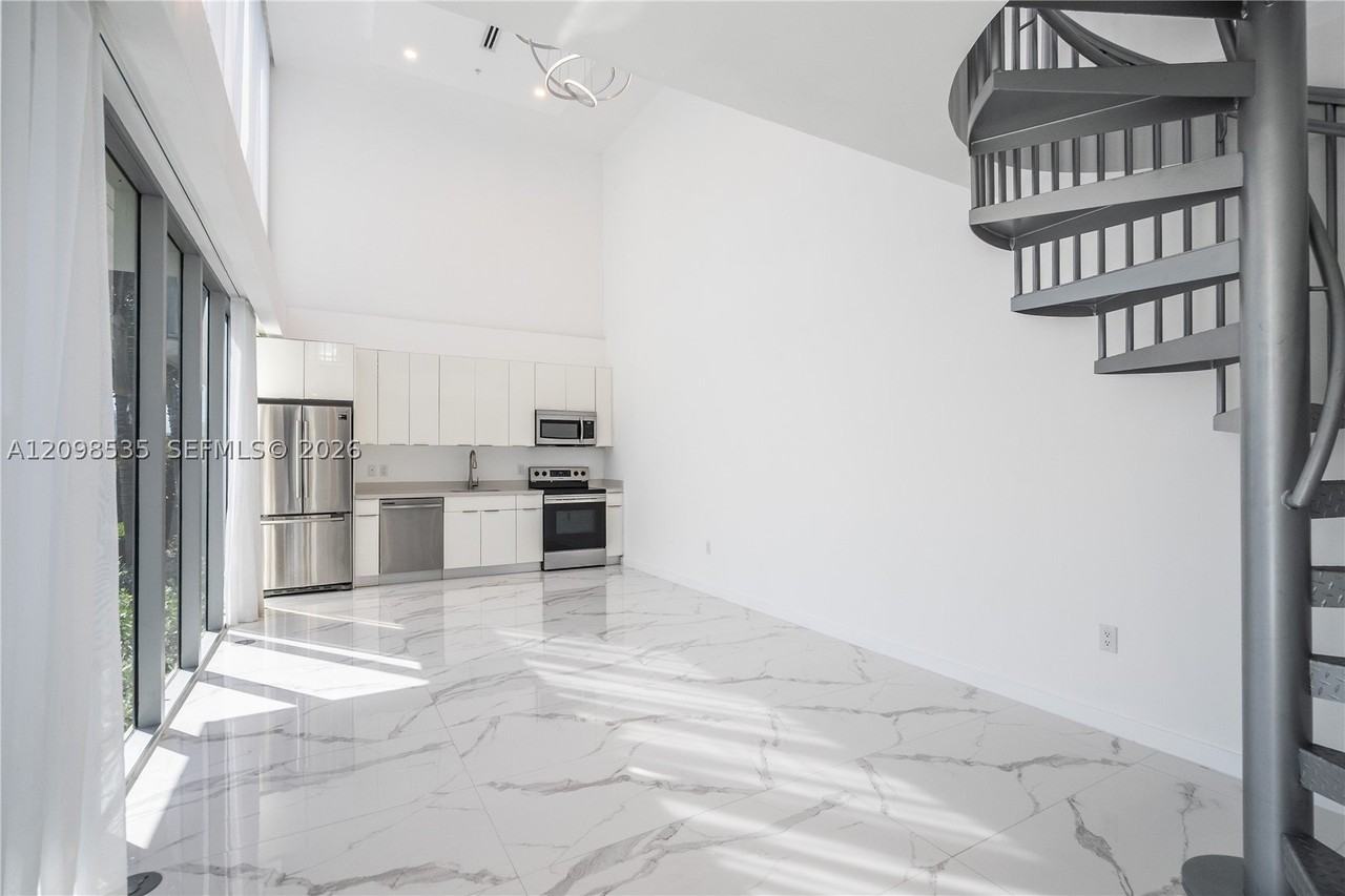 8425 Crespi Blvd #TH2 - Photo 3 of 23