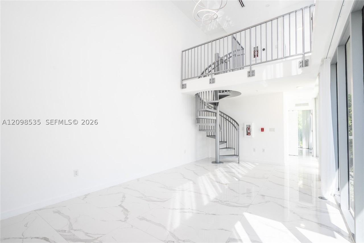 8425 Crespi Blvd #TH2 - Photo 5 of 23