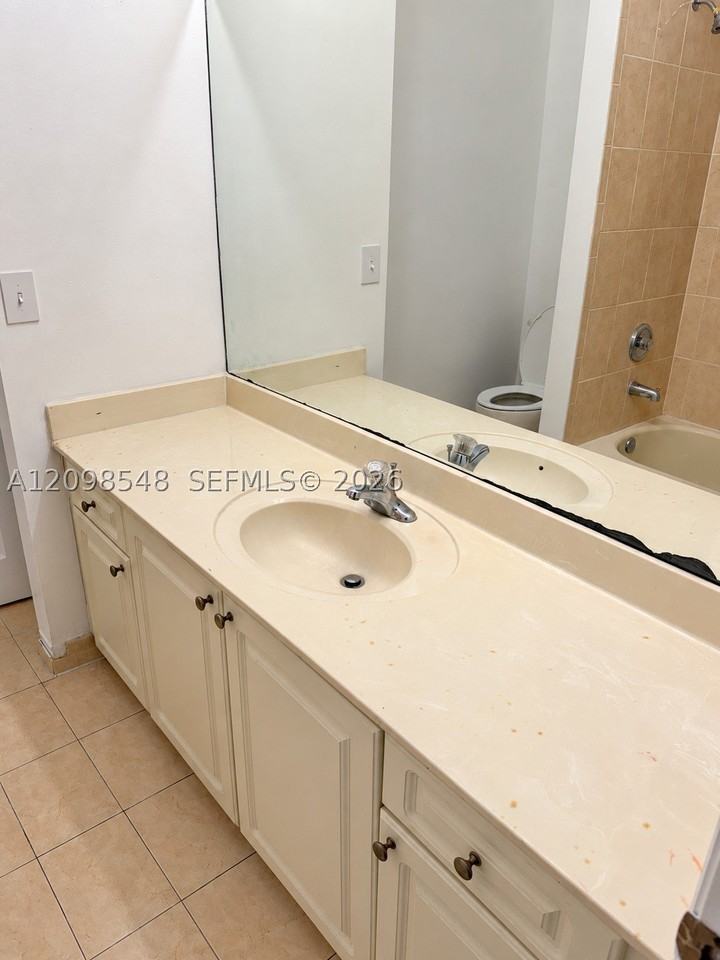 374 Ne 26th Ave #203 - Photo 7 of 8