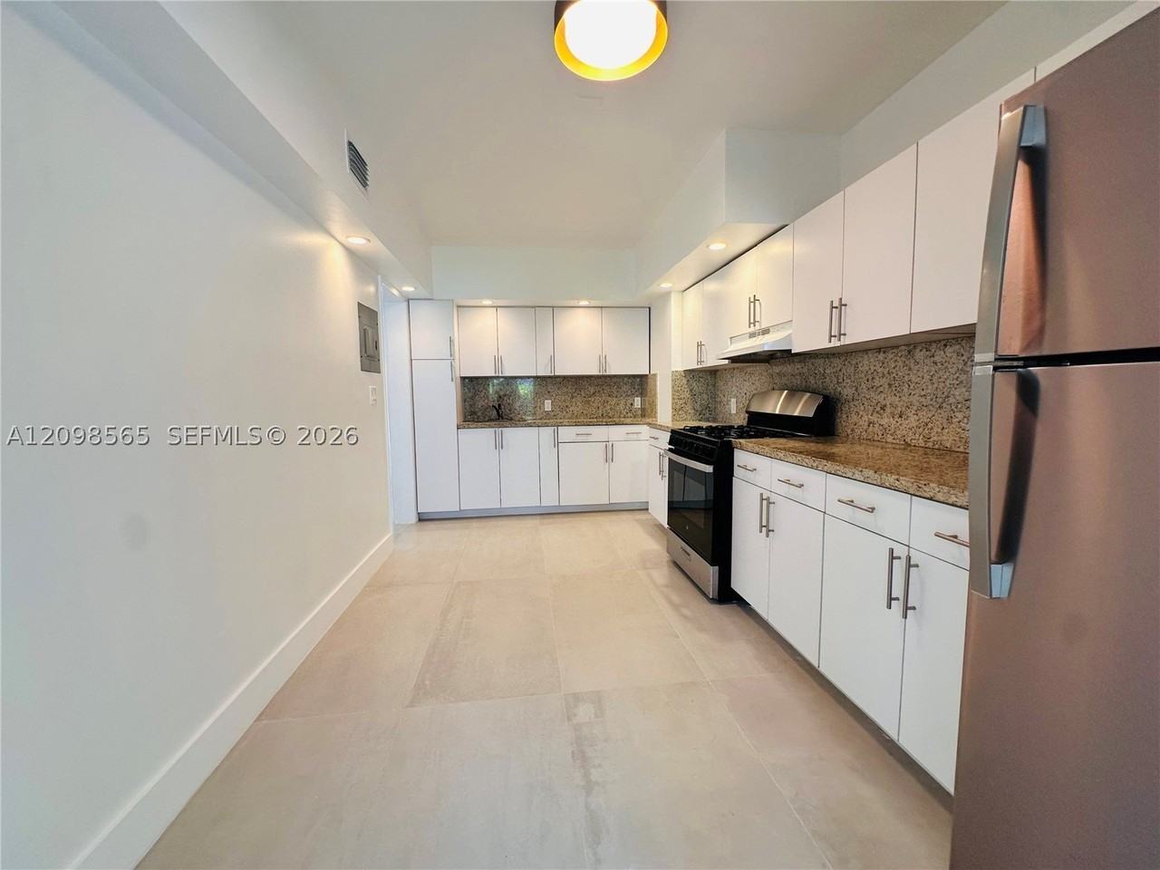 2045 Calais Dr #6 - Photo 7 of 31