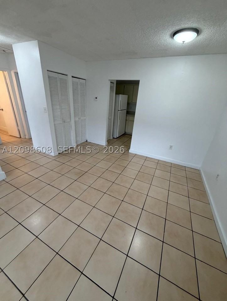 1501 W 42nd St #201 - Photo 3 of 12