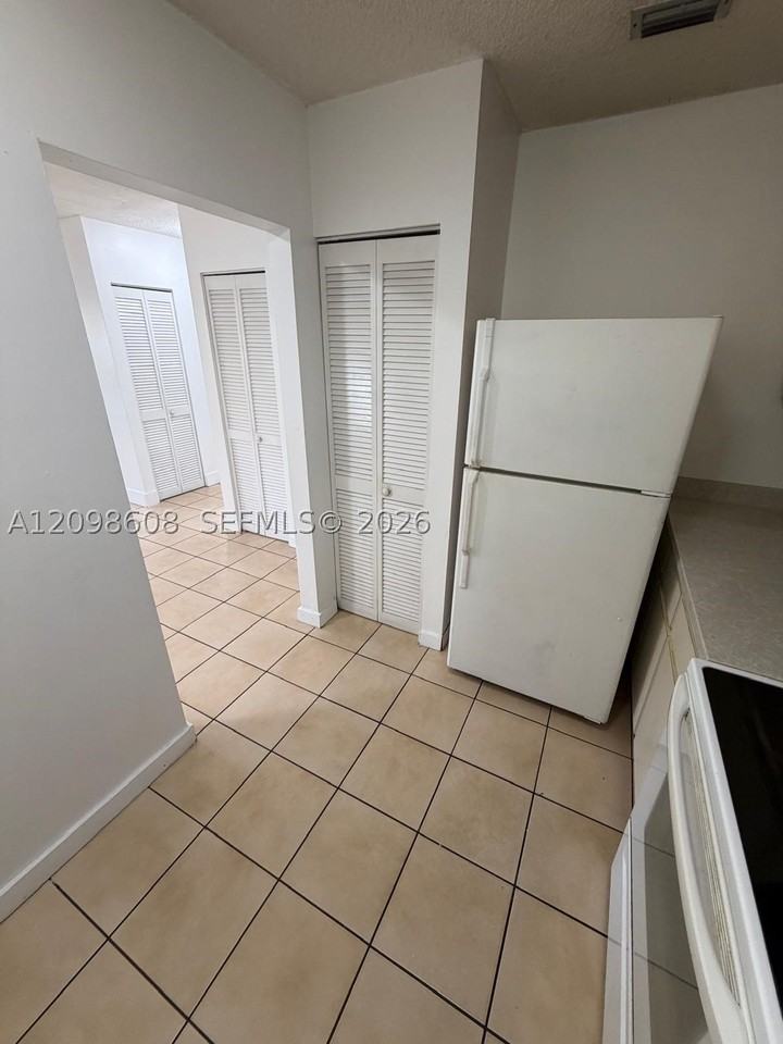 1501 W 42nd St #201 - Photo 5 of 12