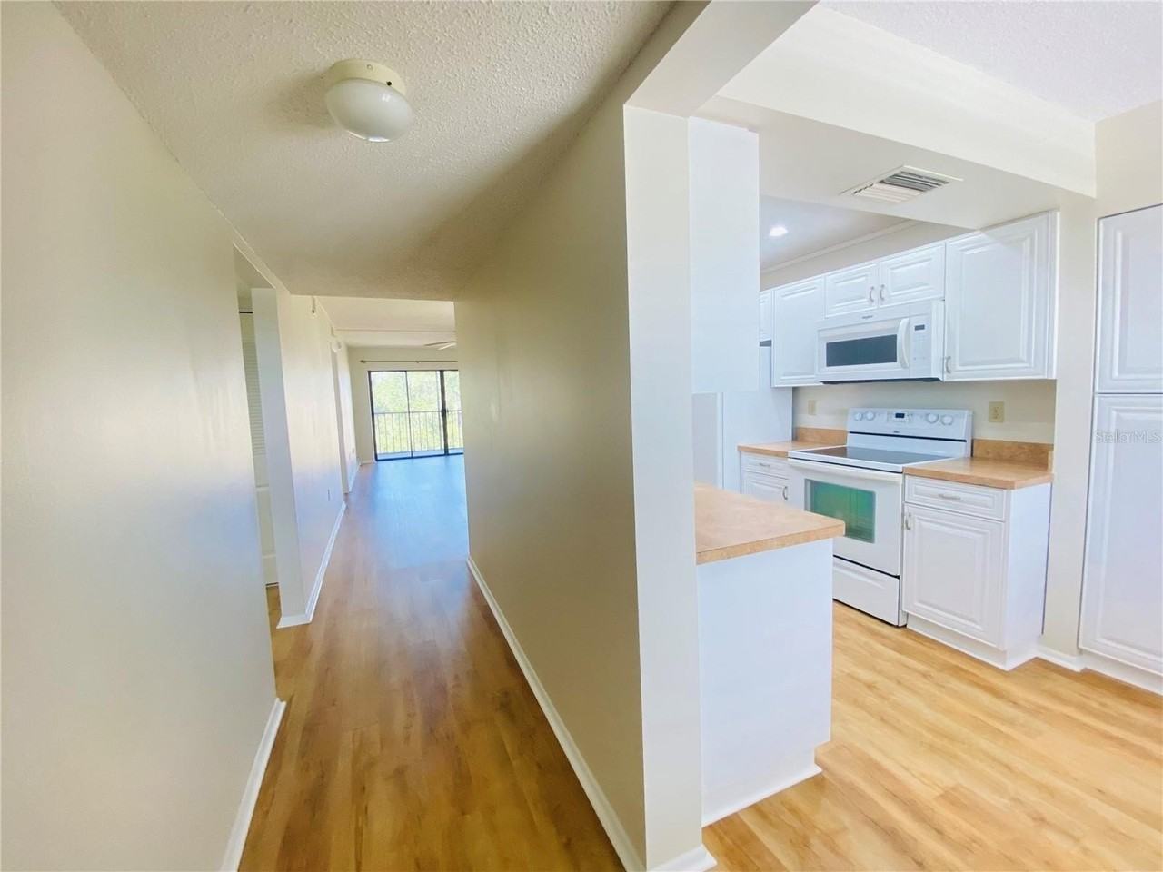 505 30th Ave W #E406 - Photo 3 of 40