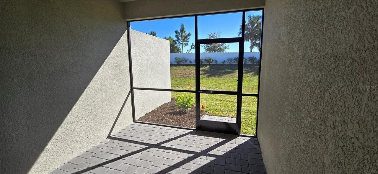 15810 Sunny Day Dr - Photo 4 of 13