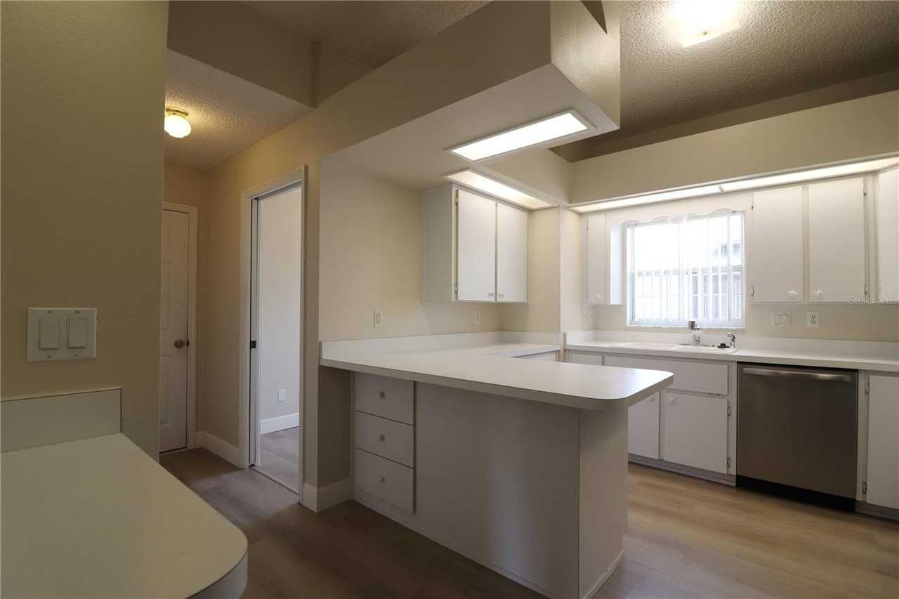 21716 King John St - Photo 6 of 46