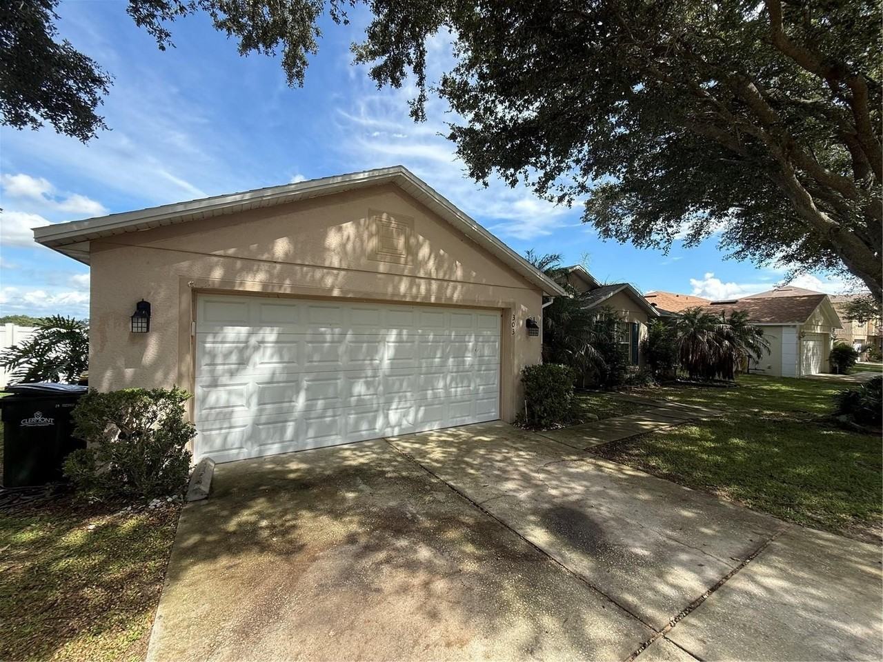 303 Sky Valley St - Photo 2 of 22