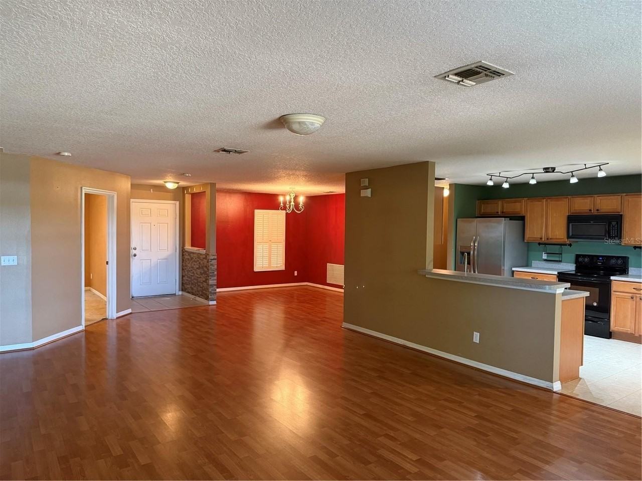 303 Sky Valley St - Photo 3 of 22