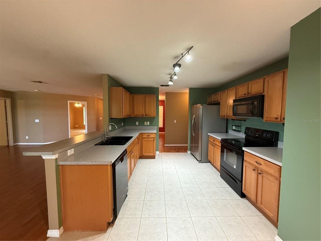 303 Sky Valley St - Photo 4 of 22