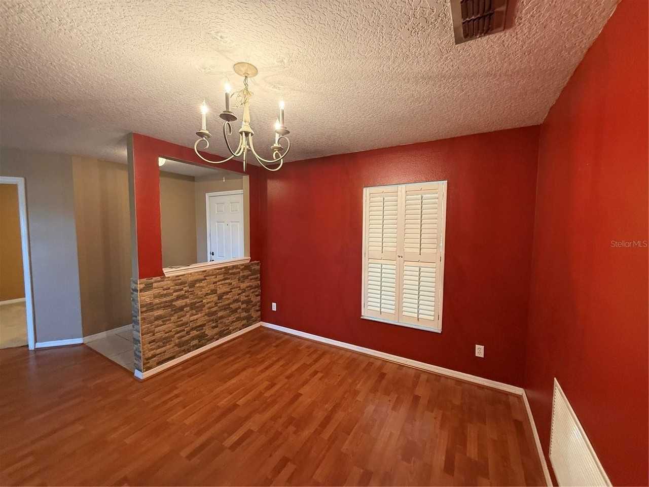 303 Sky Valley St - Photo 5 of 22