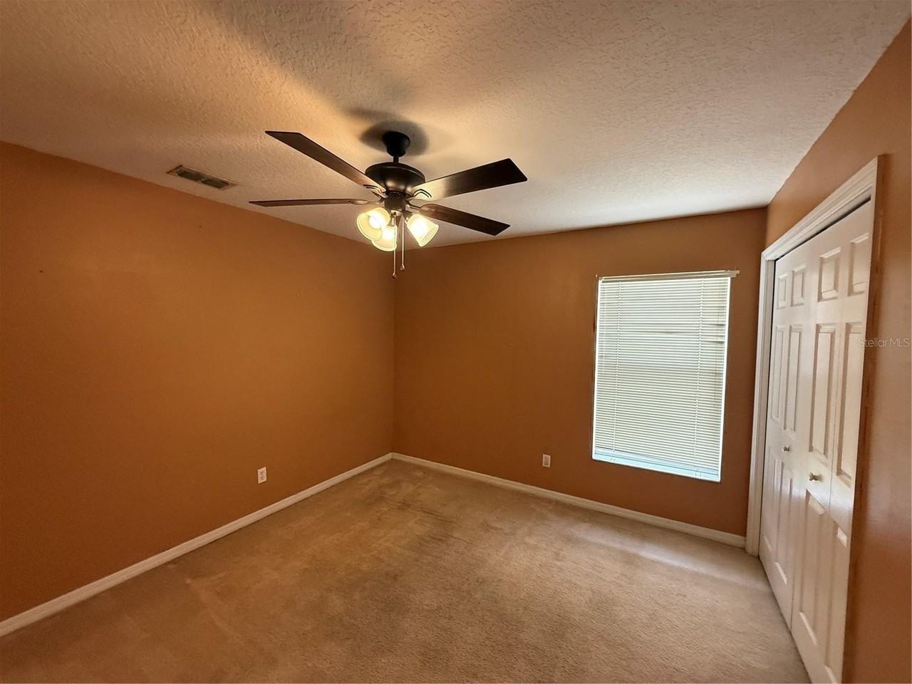 303 Sky Valley St - Photo 7 of 22