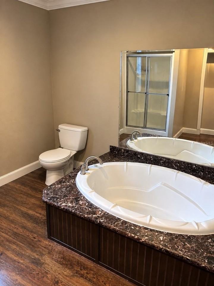 613 Queens Rd - Photo 5 of 9