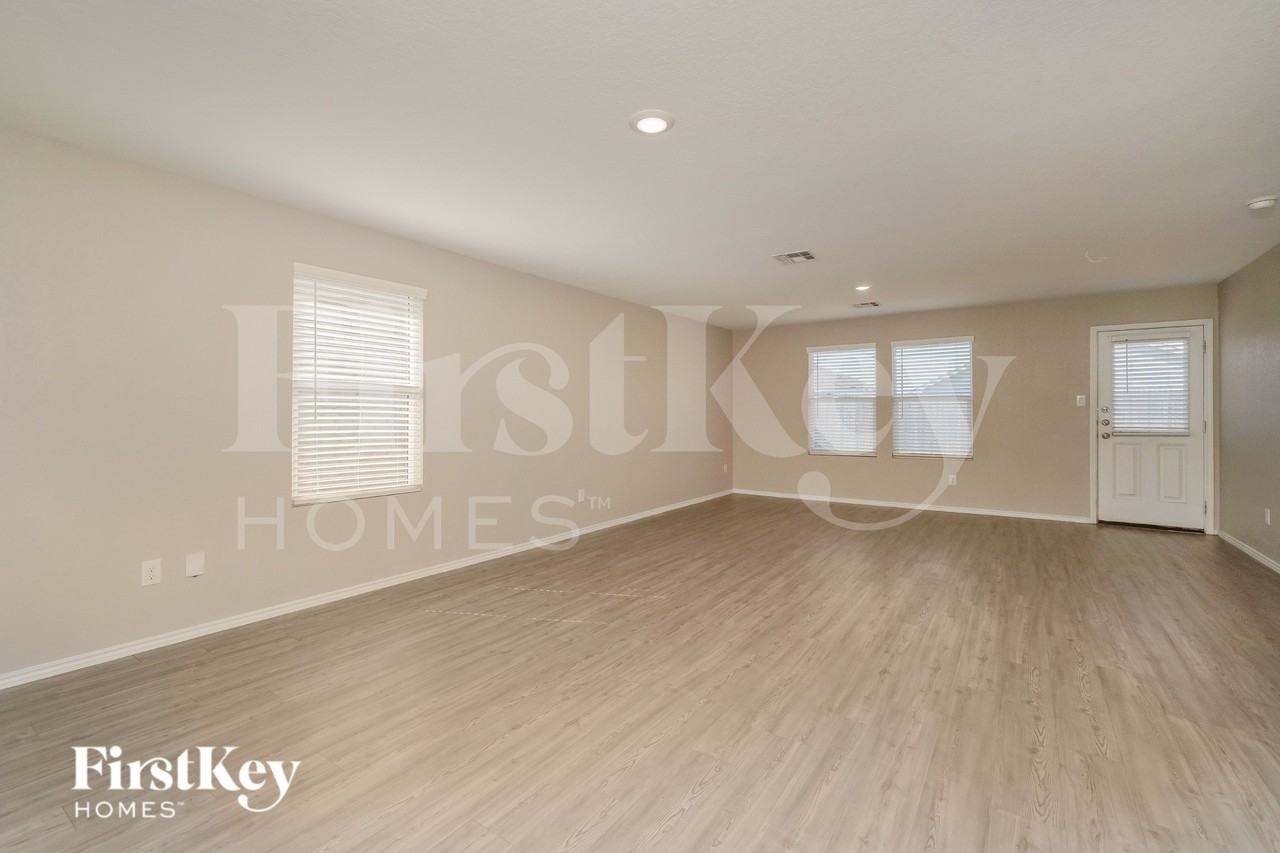 407 Butterfly Bush Ct - Photo 3 of 20