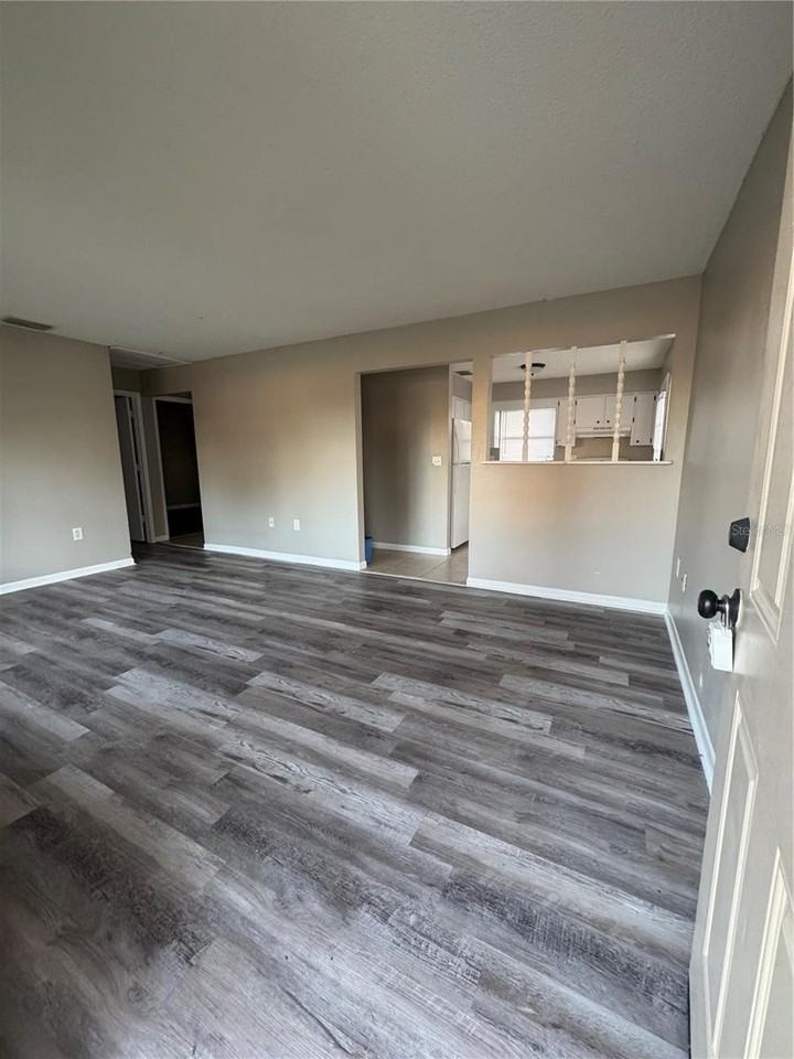 121 Shannon Dr - Photo 4 of 12