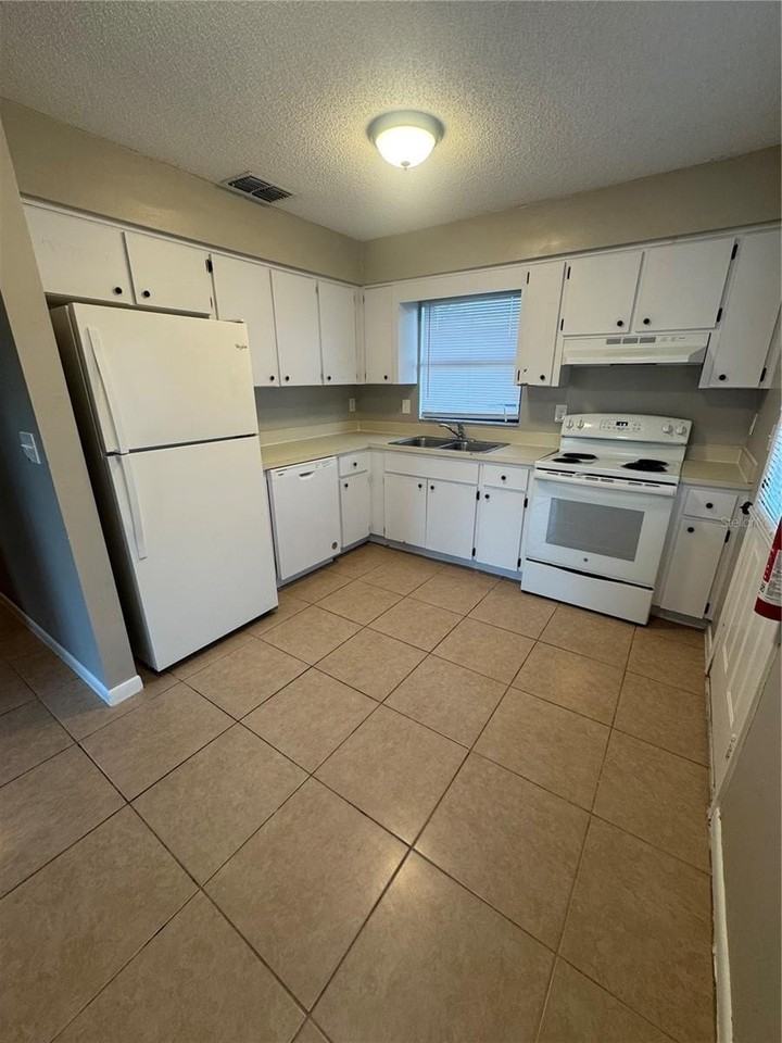 121 Shannon Dr - Photo 6 of 12