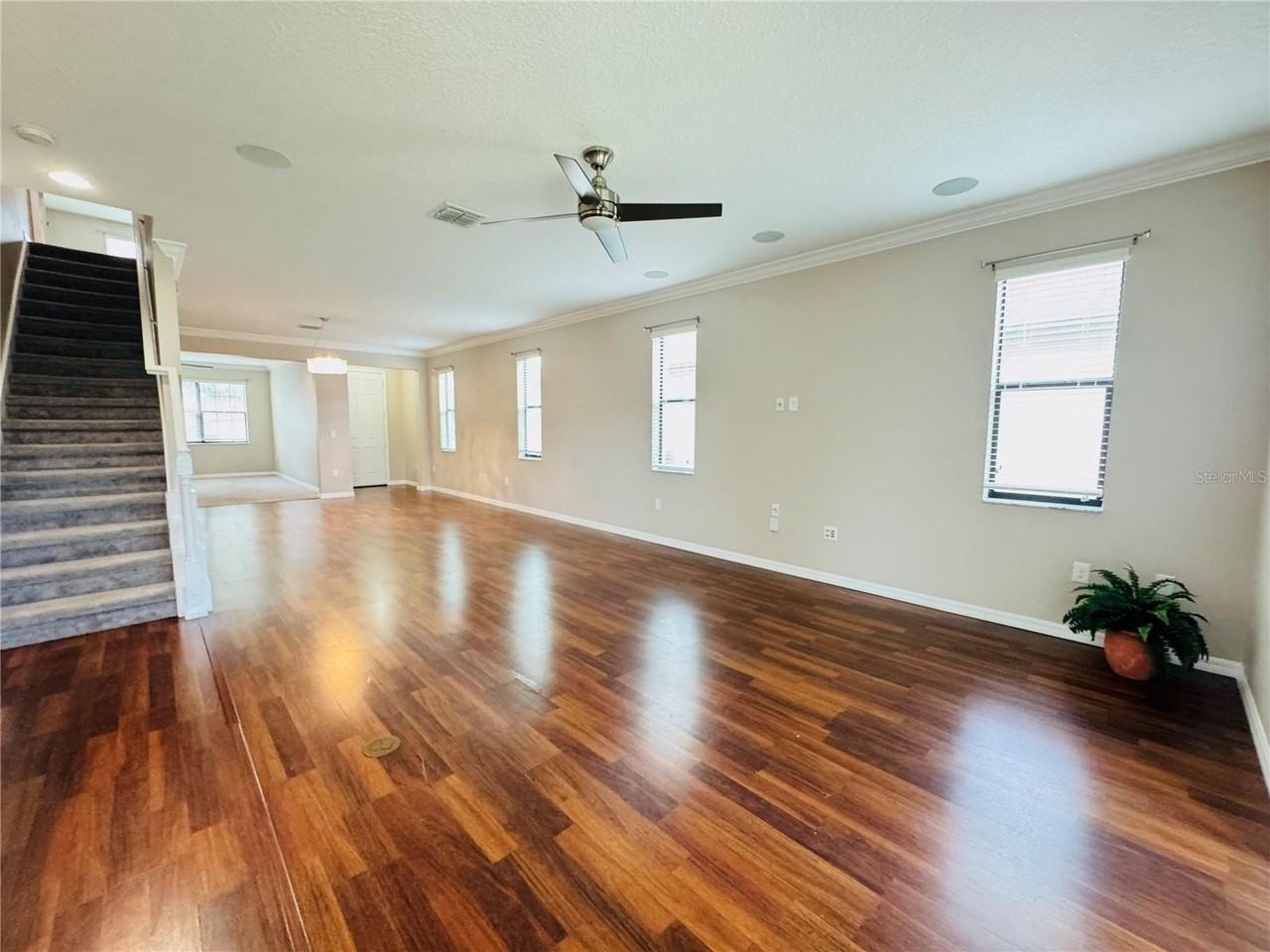 10007 Leyburn Ct - Photo 5 of 19