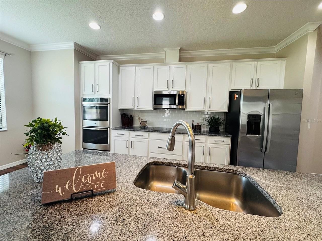 10007 Leyburn Ct - Photo 7 of 19