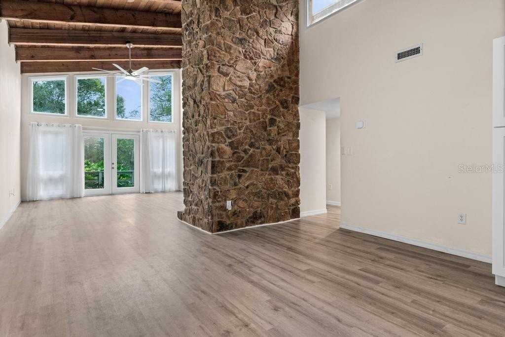 2031 Lake Alden Dr #G - Photo 3 of 36