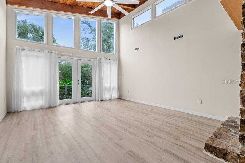 2031 Lake Alden Dr #G - Photo 4 of 36