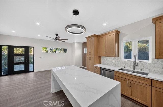 2529 Walnut Ave - Photo 3 of 8