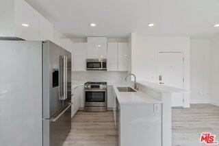 1025 Pleasantview Ave #B - Photo 7 of 8