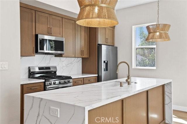 3407 Tilden Ave - Photo 2 of 8