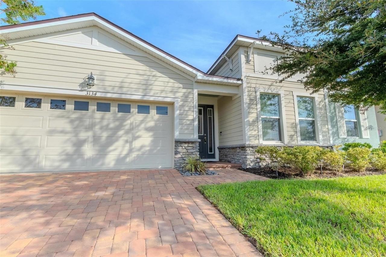 3134 River Springs Blvd - Photo 3 of 29