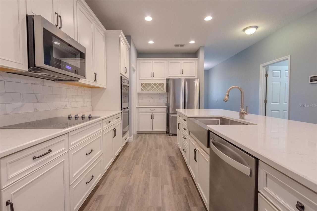 3134 River Springs Blvd - Photo 7 of 29