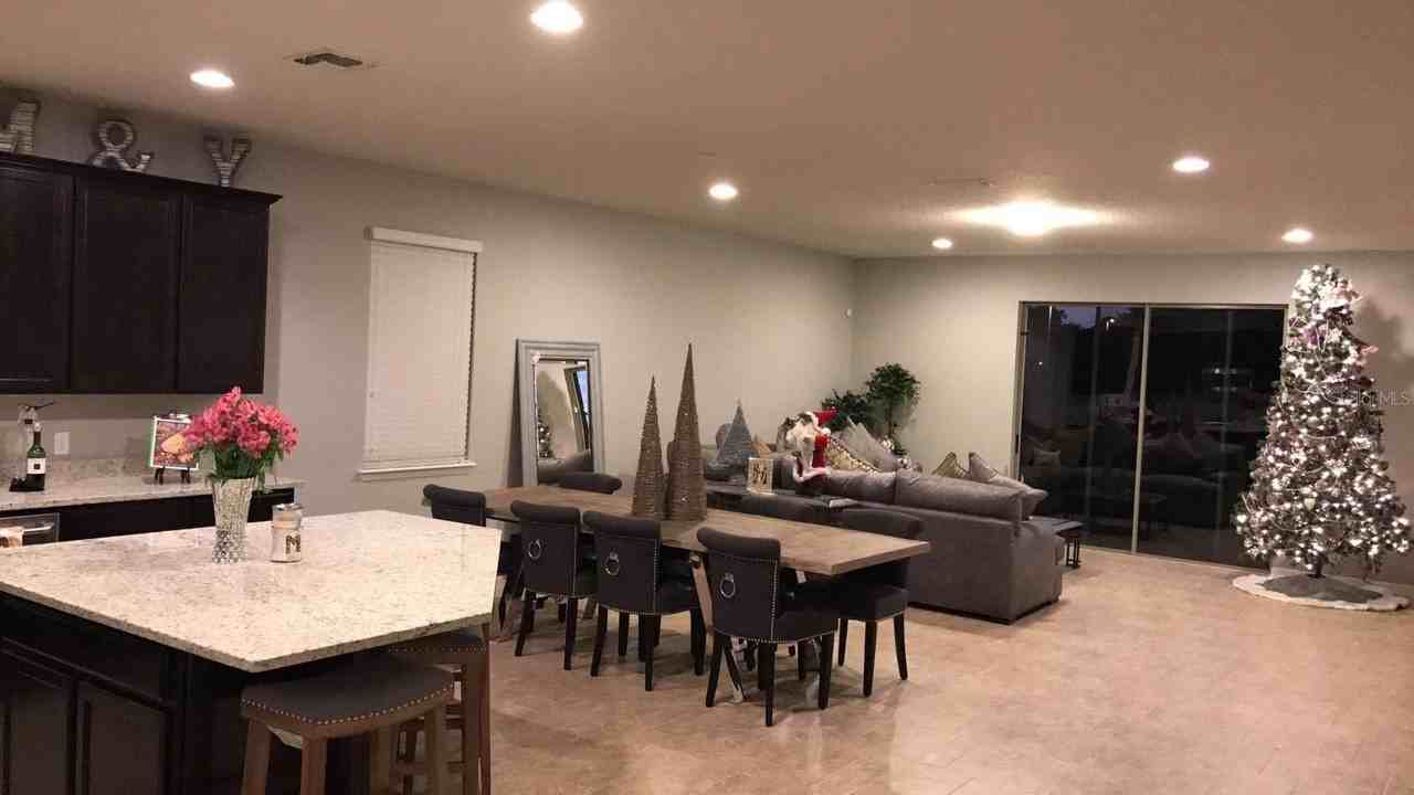 2633 Mead Ave - Photo 3 of 8