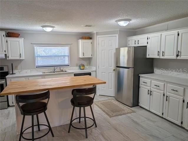 25836 Manhattan Ln - Photo 3 of 17