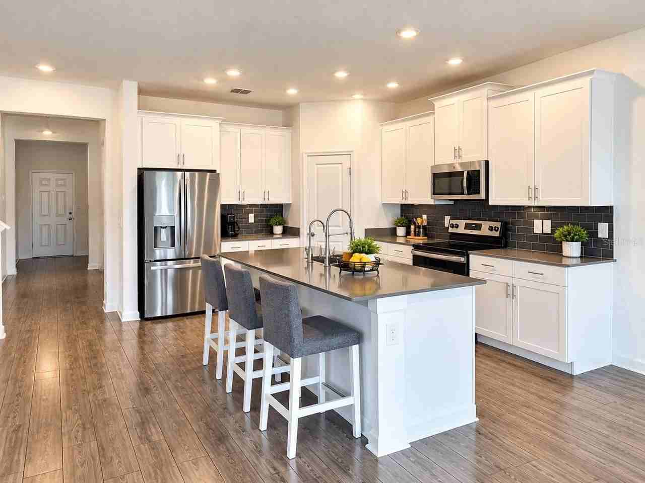 1771 Good Neighbor Loop - Photo 4 of 11
