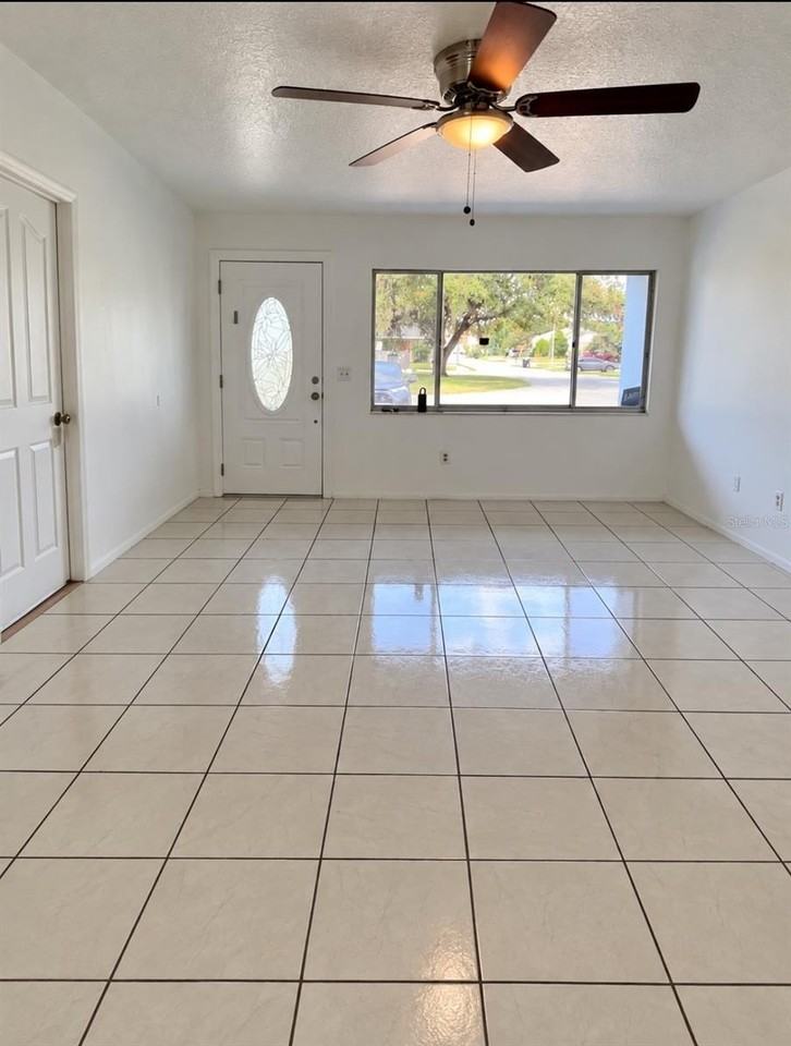 2612 London Bridge Ct - Photo 4 of 25