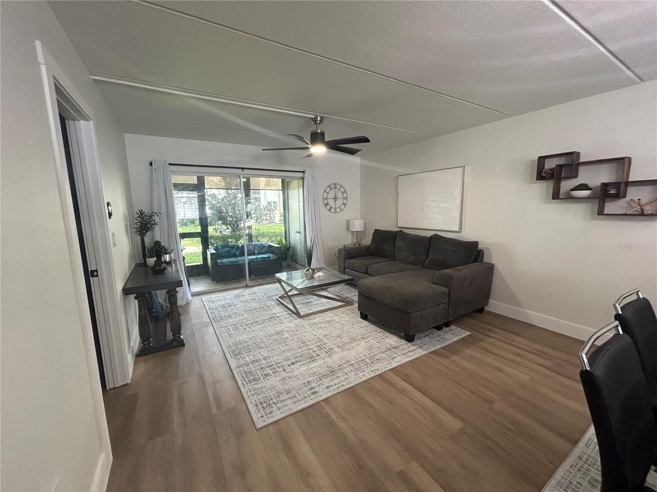 201 Palmetto Ct #201 - Photo 3 of 38