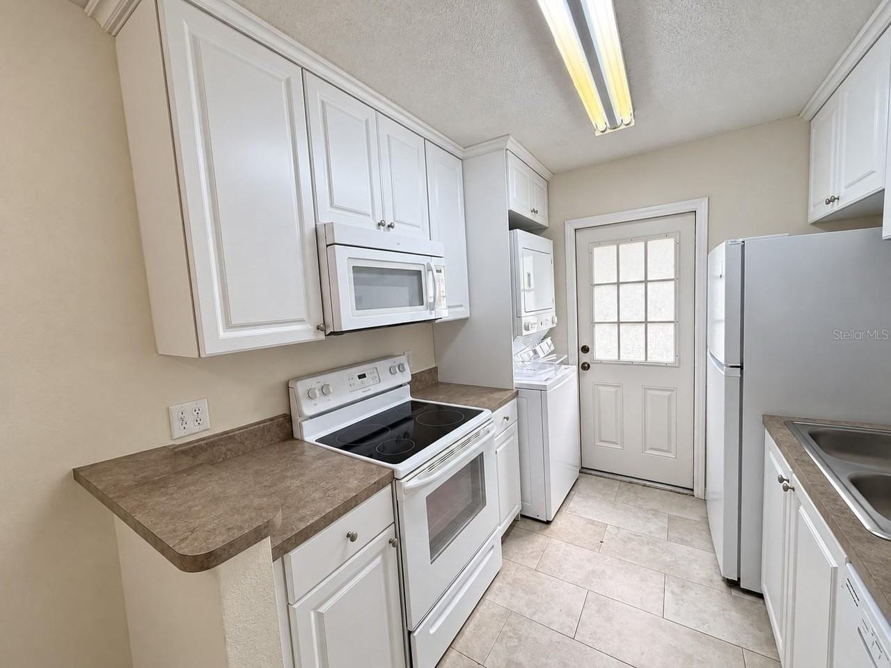 1788 Poinsettia Ave - Photo 4 of 11