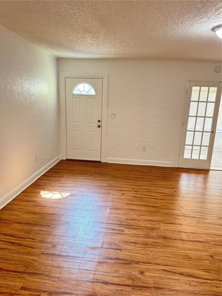 4007 N 10th St - Photo 2 of 23