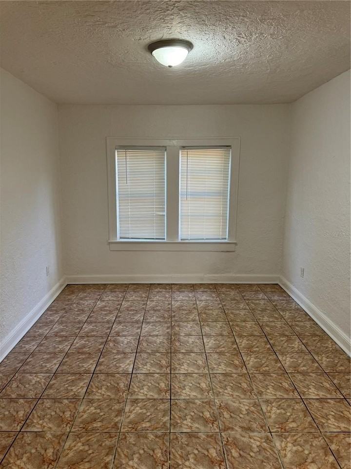 4007 N 10th St - Photo 6 of 23